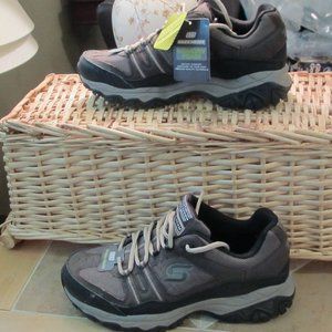 Men's Skechers Classic Sneakers Size 9 New